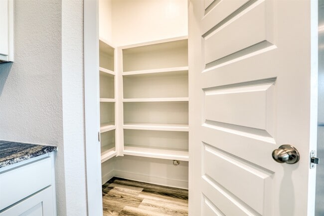 Building Photo - 2829 Lisburn Ter Ln