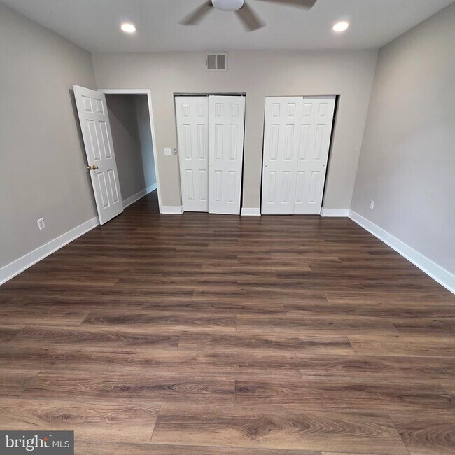 Building Photo - 2217 Spring Garden St