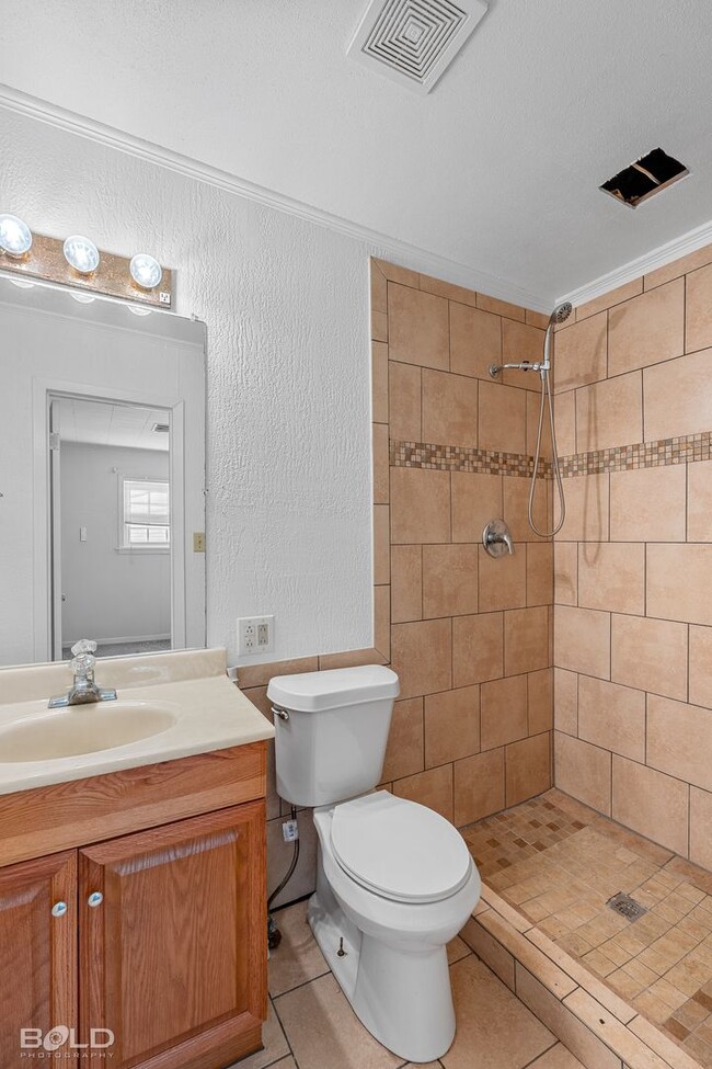 Building Photo - 7062 Winburn Dr