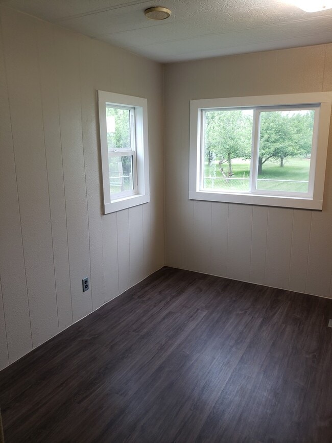 Building Photo - 3 bed 1.5 bath mobile