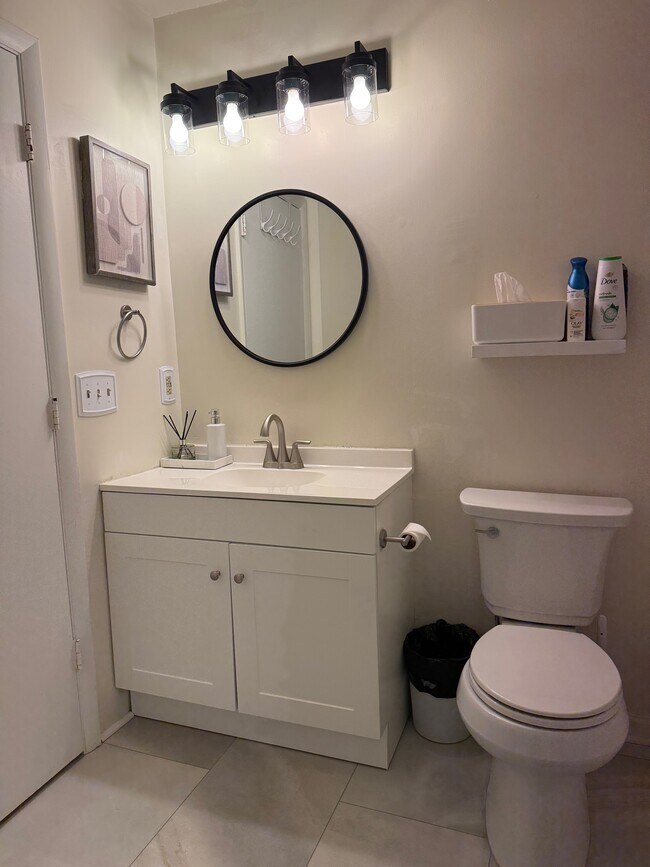 Building Photo - 11 Hamiltons Bay Ct