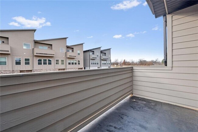 Building Photo - 2220 W Million Ln
