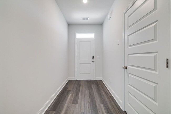 Building Photo - Beautiful 4BR Home in Woodland Trail – Top...