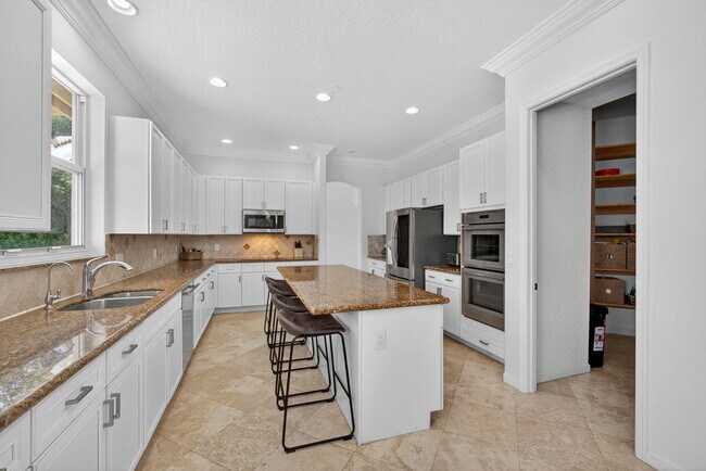 Building Photo - 11587 Manatee Bay Ln