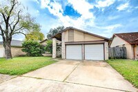 Building Photo - 12023 Plumbrook Dr