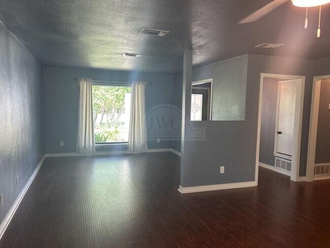 Building Photo - 2807 Brinegar Rd