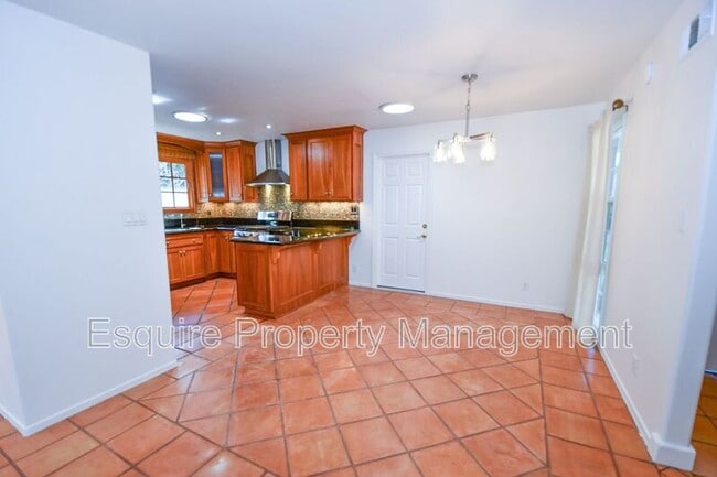 Building Photo - 298 Glenwood Ave