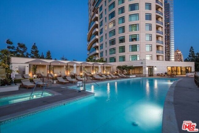 Building Photo - 1 W Century Dr