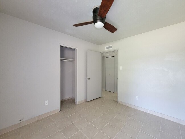 Building Photo - NICE 3 BEDROOM 2 BATH RENTAL HOME IN CY FA...
