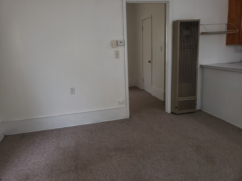 Building Photo - 208 Herbert Ave