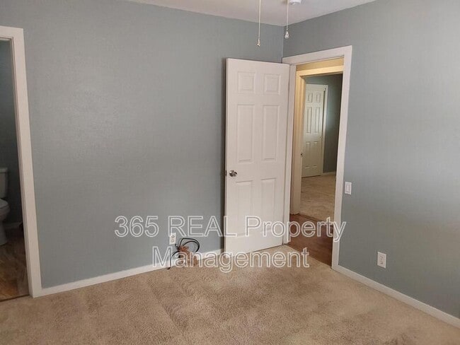 Building Photo - 2201 12th St