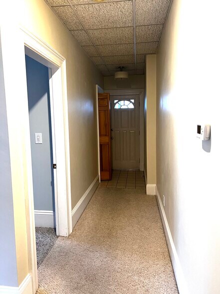 Building Photo - 30 Pleasant St