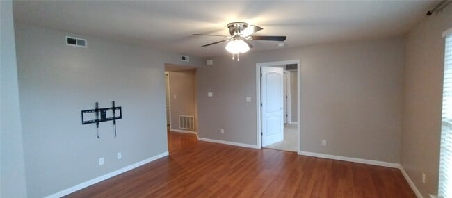 Building Photo - 6124 Welsh Dr