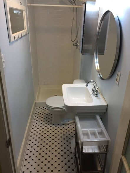 Bathroom - 2516 Webster St