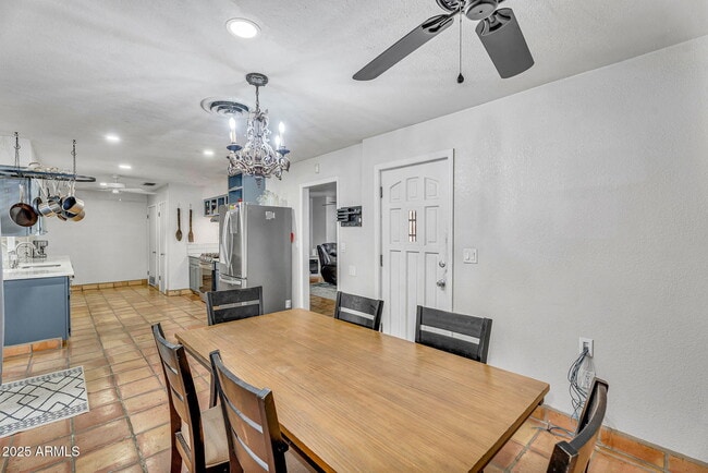 Building Photo - 1113 Walnut Dr
