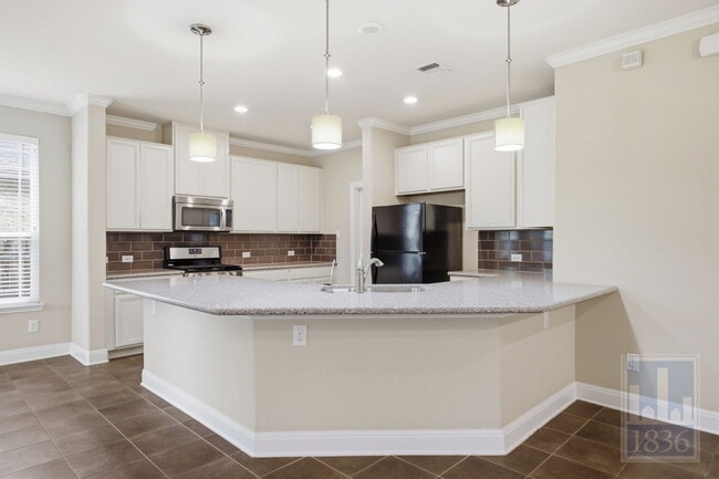 Building Photo - 4906 Madrid Dr