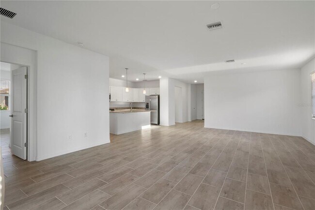 Building Photo - 43521 Treadway Dr