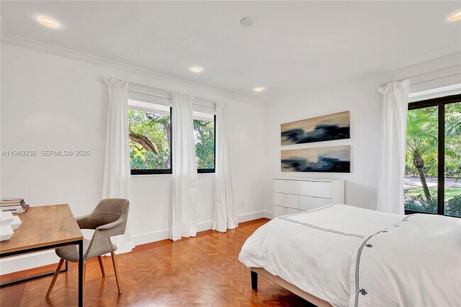 Building Photo - 3425 Alhambra Cir