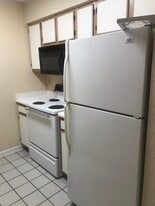 Building Photo - 2871 N Oakland Forest Dr