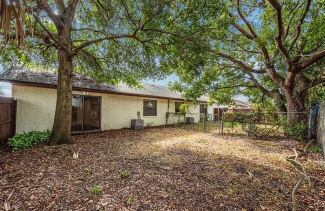 Building Photo - 5485 Decatur St