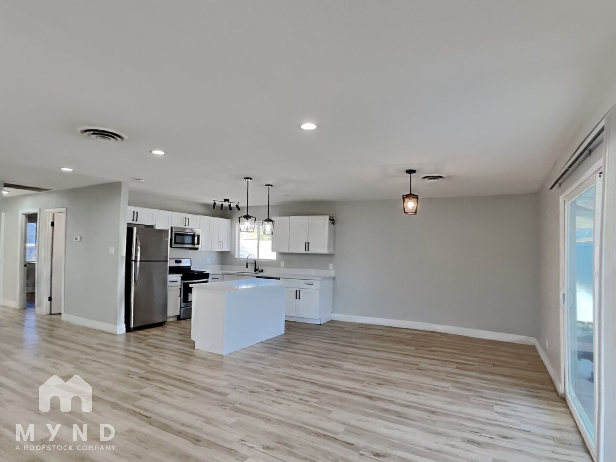 Building Photo - 3112 E Vegas Valley Dr