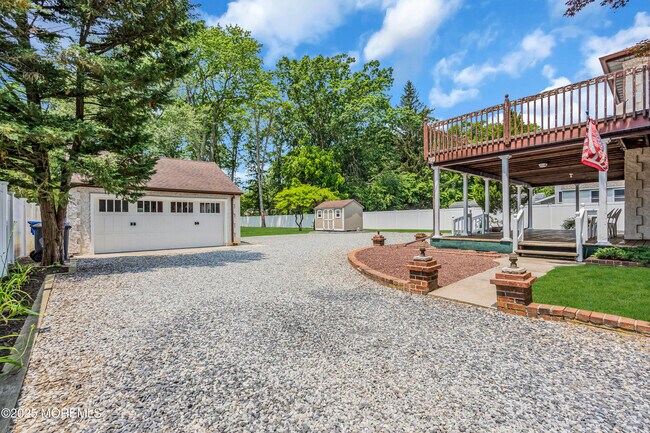 Building Photo - 1280 Whitesville Rd