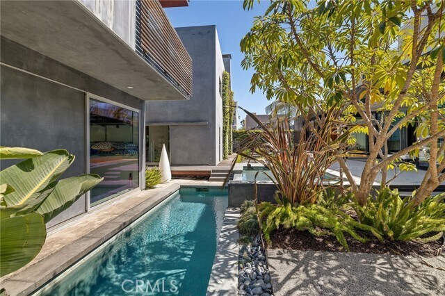 Building Photo - 27 Driftwood St