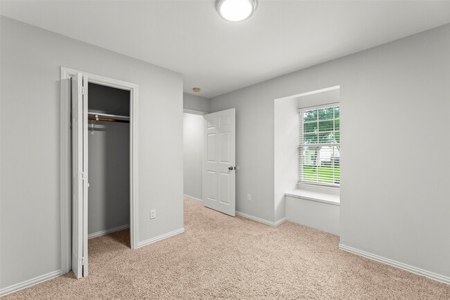 Building Photo - 14115 River Forest Dr