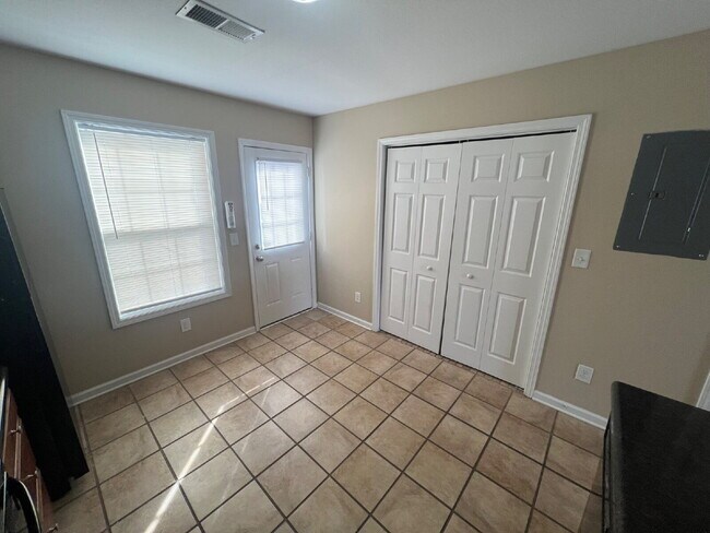 Building Photo - 5 Blackjack Way