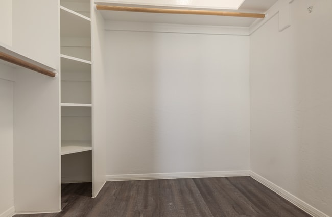 Building Photo - 2215 N Los Altos Dr