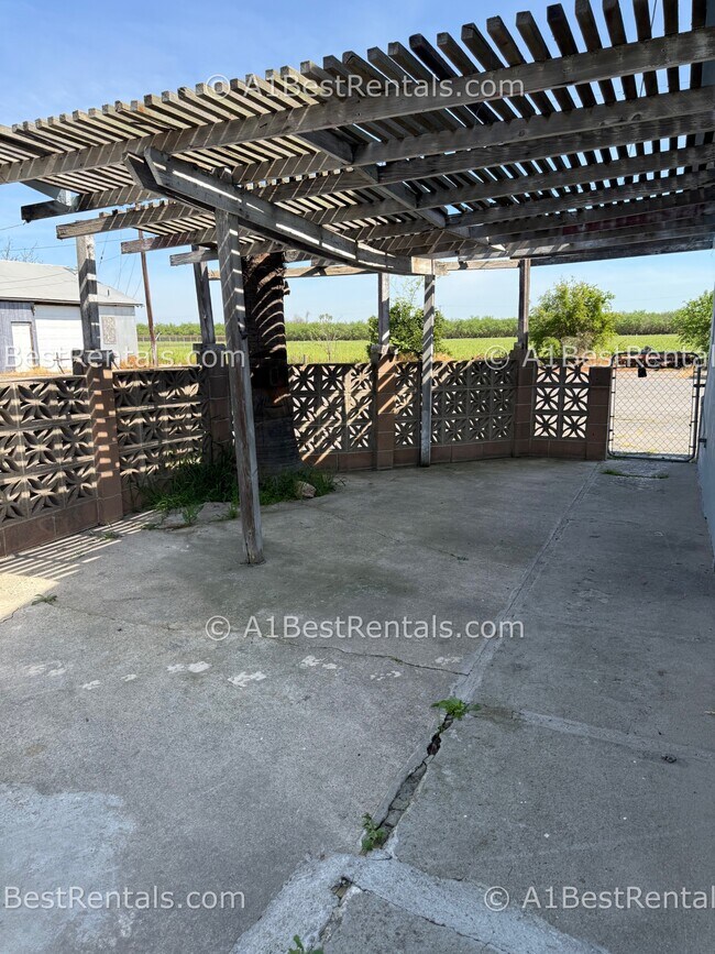 Building Photo - 5355 Yosemite Blvd