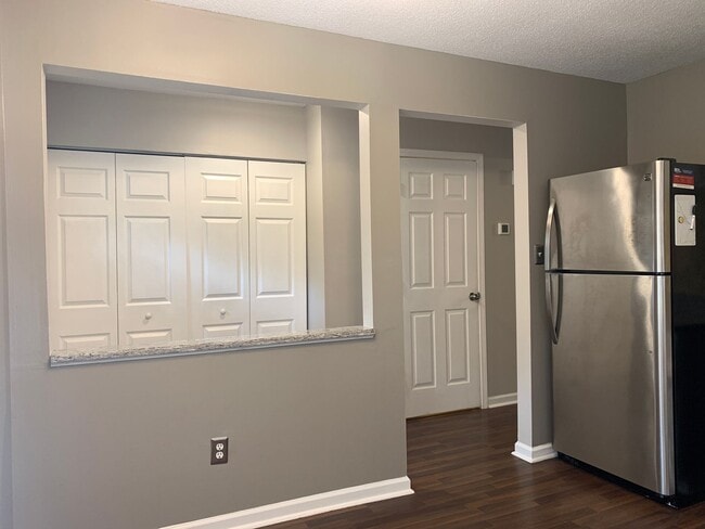 Building Photo - Trendy Renovated Raleigh Townhome In Ralei...