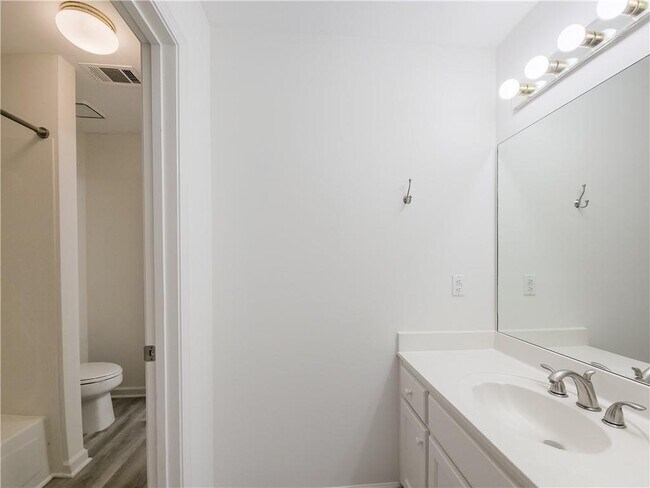 Building Photo - 7335 Craigleith Dr