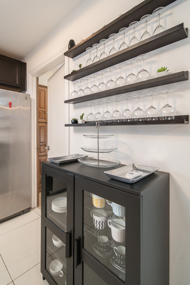 Building Photo - 1021 Mellville Dr