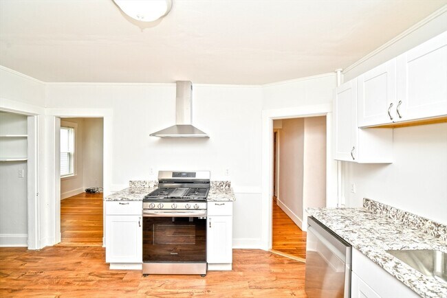 Building Photo - 21 Shafter St