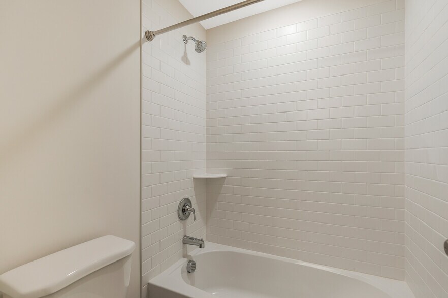 Building Photo - 219 Myrtle Rd