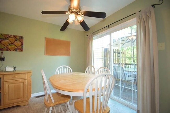 Building Photo - 555 Broxton Ct