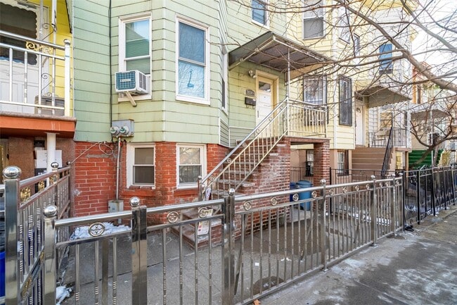 Building Photo - 2034 Newbold Ave