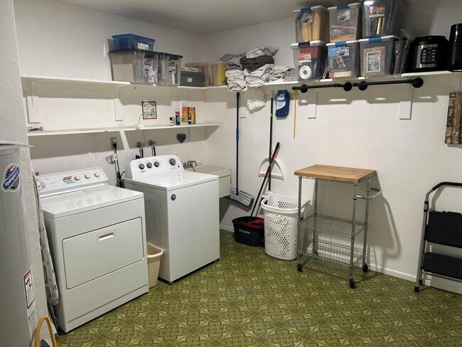 Building Photo - 449 E Paseo Chuparosas