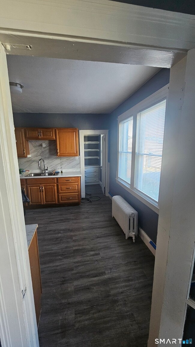 Building Photo - 120 Branford St