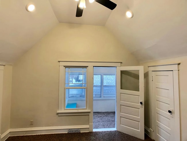 Building Photo - Camburn Corner