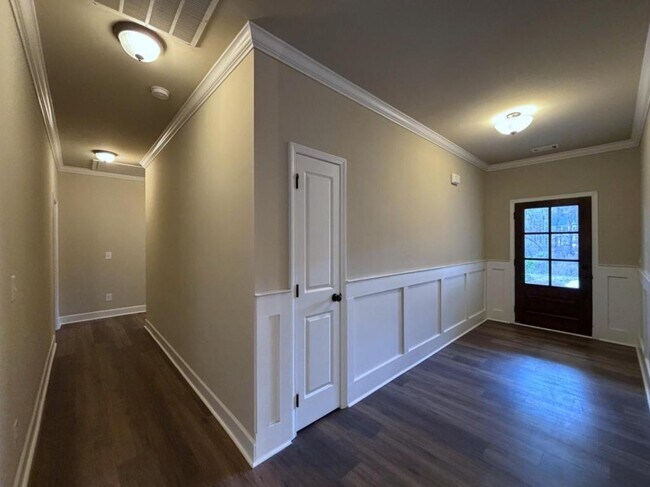Building Photo - 55 Hawthorn Ln