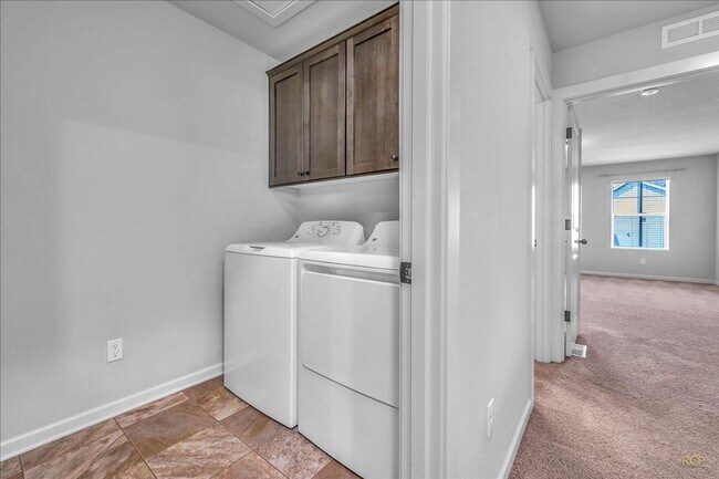 Building Photo - Impressive North Plains Home Backing to Protected Green Space – Move-In Ready!