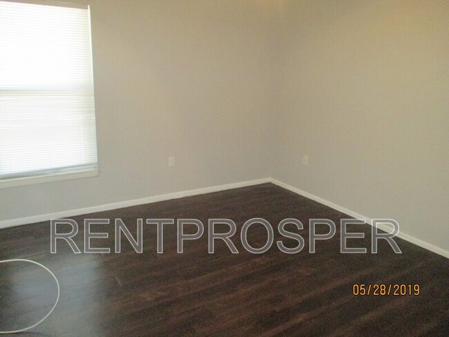 Building Photo - 3858 Bay Club Cir