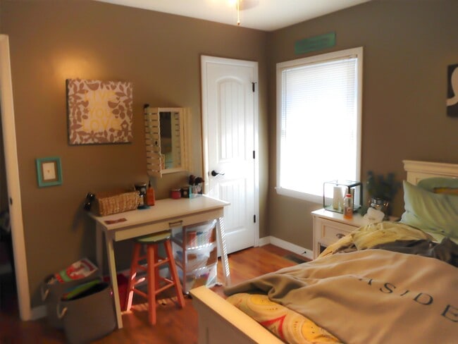 Building Photo - 806 S McFarland St