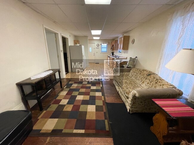 Building Photo - 915 W 4th Ave