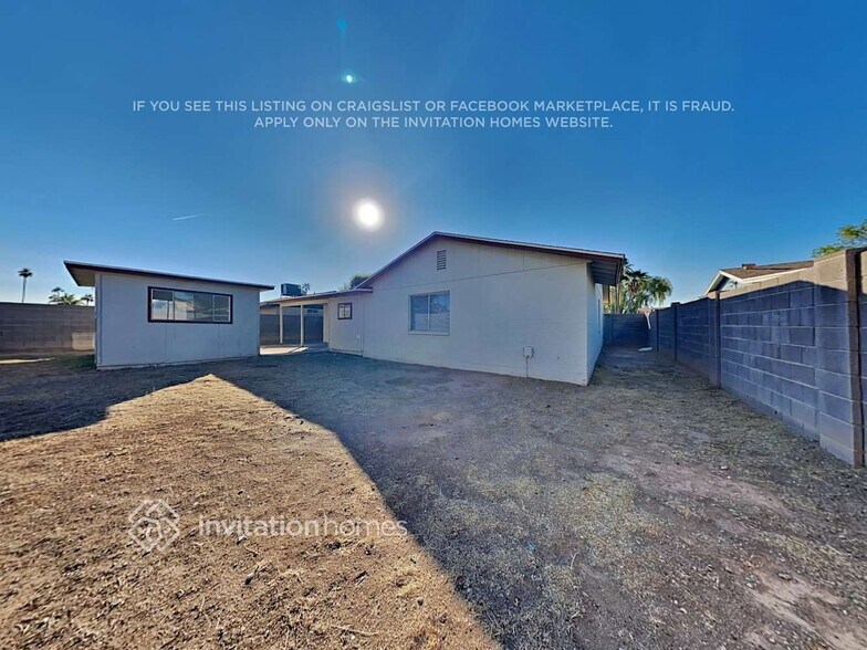 Building Photo - 5638 W Comet Ave