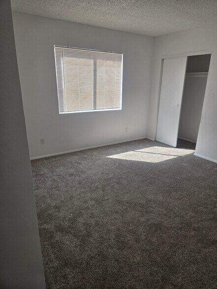 Building Photo - 2841 Wheelwright Dr