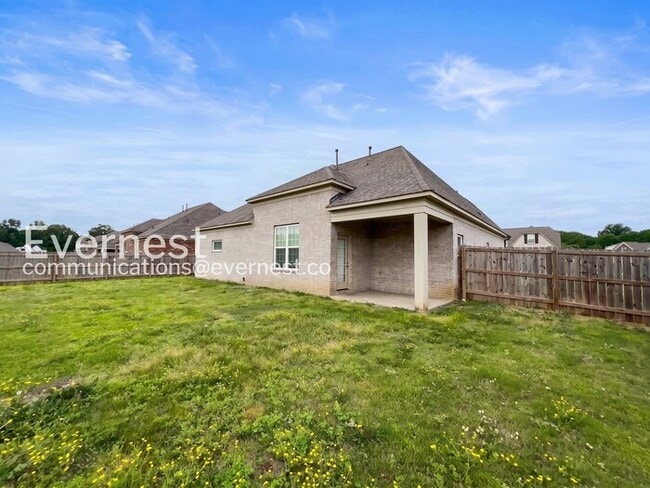 Building Photo - 5670 Matthew Dr