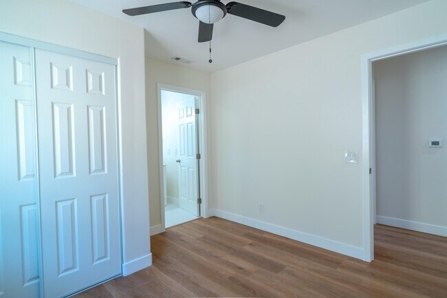 Building Photo - 6406 Shane Pl